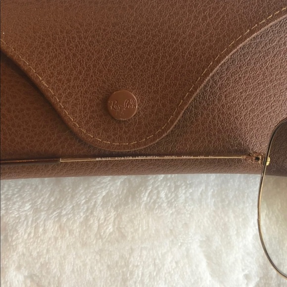 Ray-Ban Aviators - Picture 3 of 14